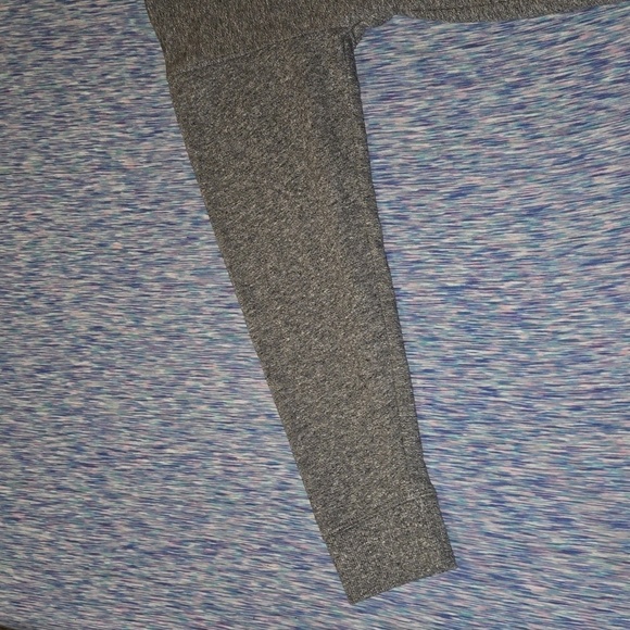 Calvin Klein Women's Cropped Sweatshirt Gray and White Size M - Picture 4 of 8